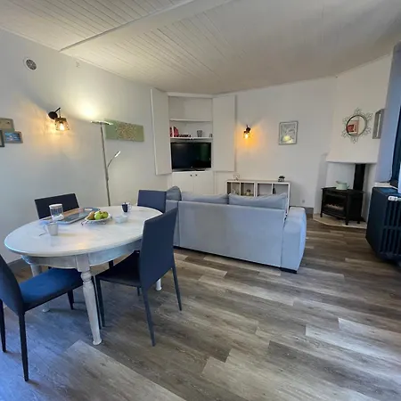 Tournesol & Anemone Apartment